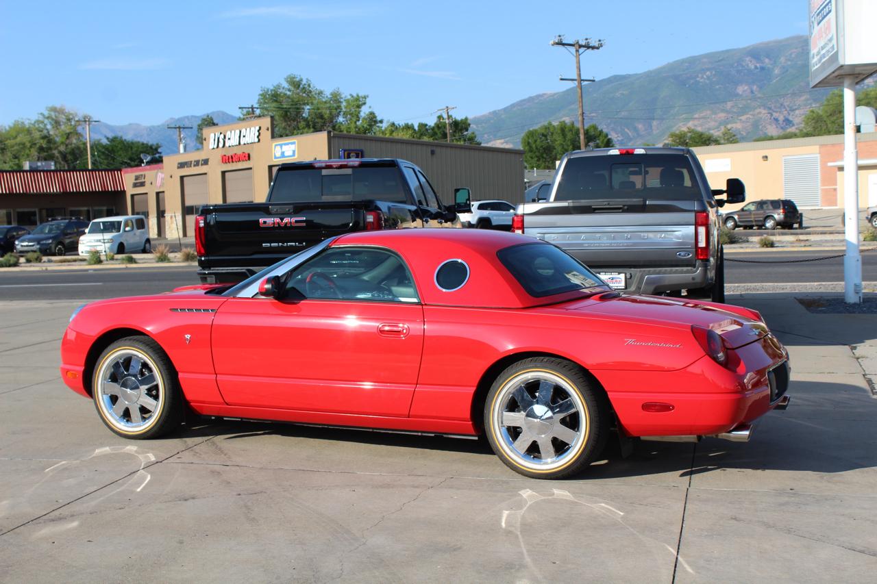 Ford Thunderbird Deluxe 2002