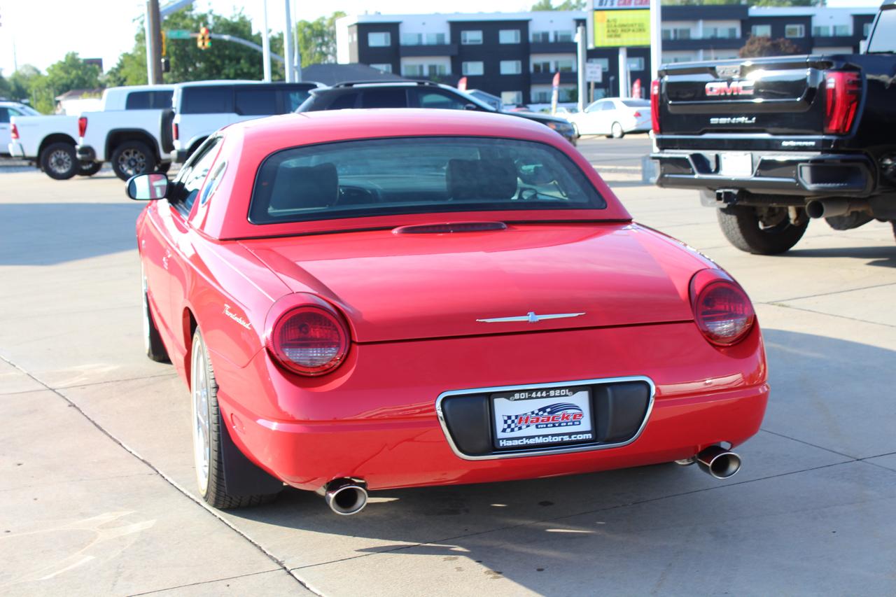 Ford Thunderbird Deluxe 2002
