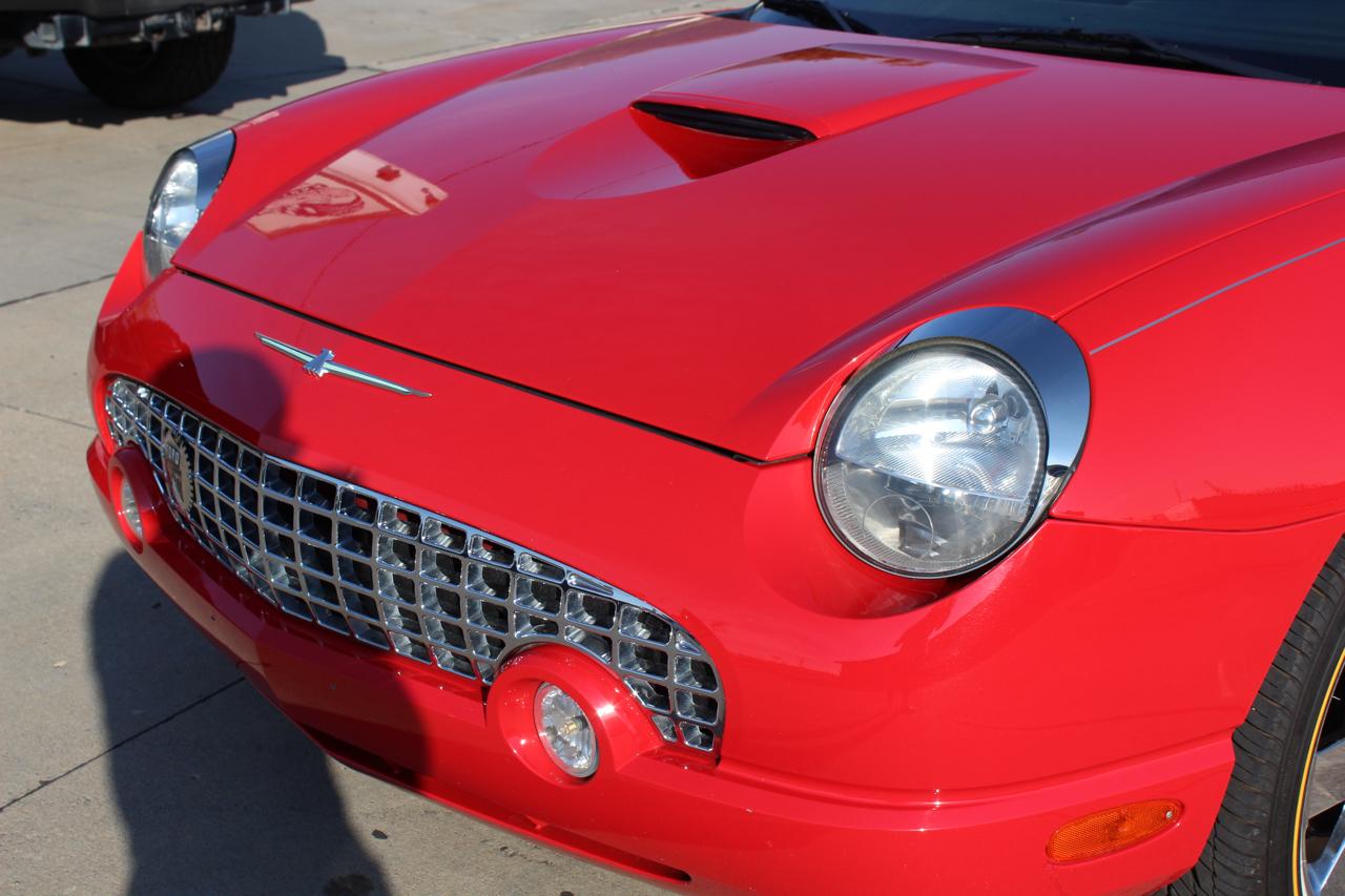 Ford Thunderbird Deluxe 2002
