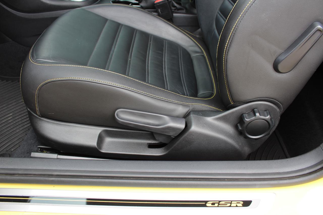 Volkswagen Beetle 2.0T Turbo 2014