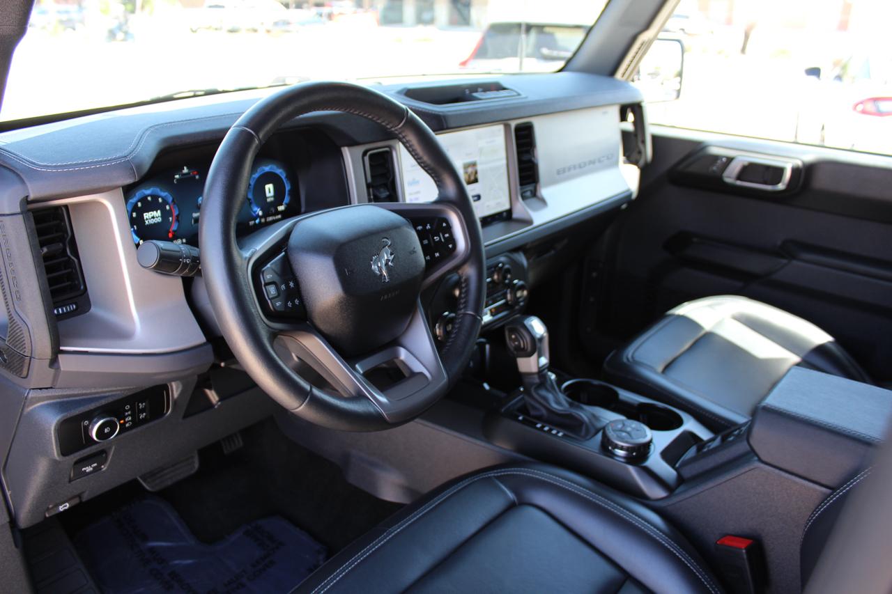 Ford Bronco Outer Banks 4-Door 2025