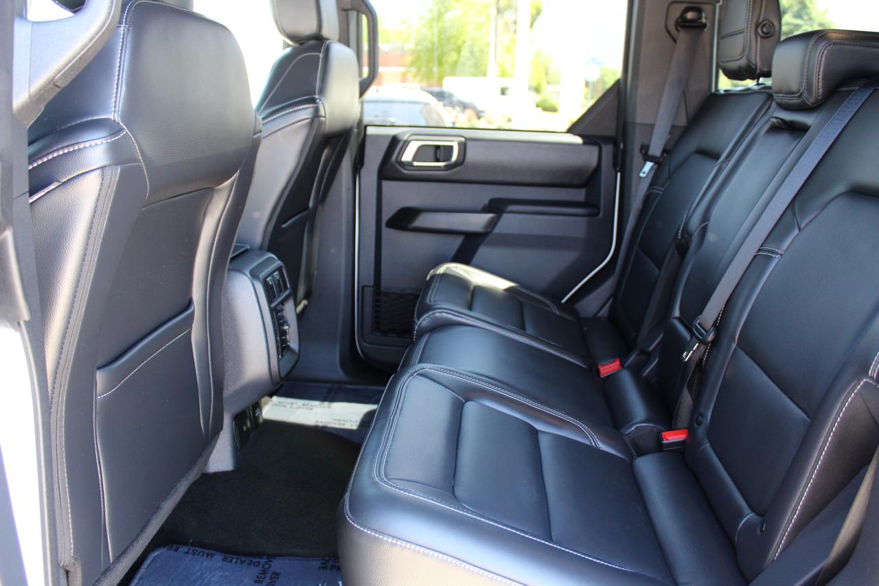 Ford Bronco Outer Banks 4-Door 2025