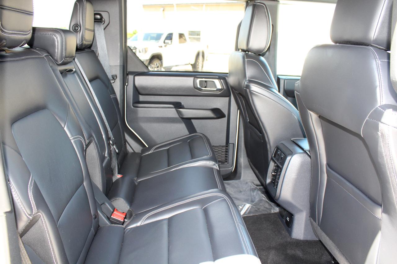 Ford Bronco Outer Banks 4-Door 2025