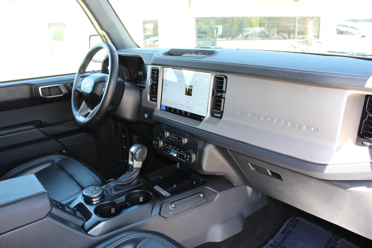 Ford Bronco Outer Banks 4-Door 2025