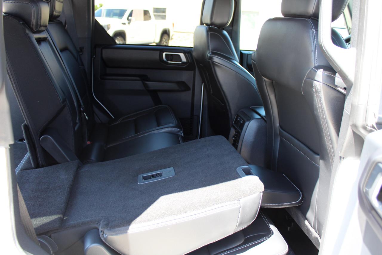 Ford Bronco Outer Banks 4-Door 2025