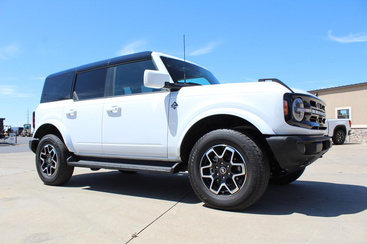 Ford Bronco Outer Banks 4-Door 2025