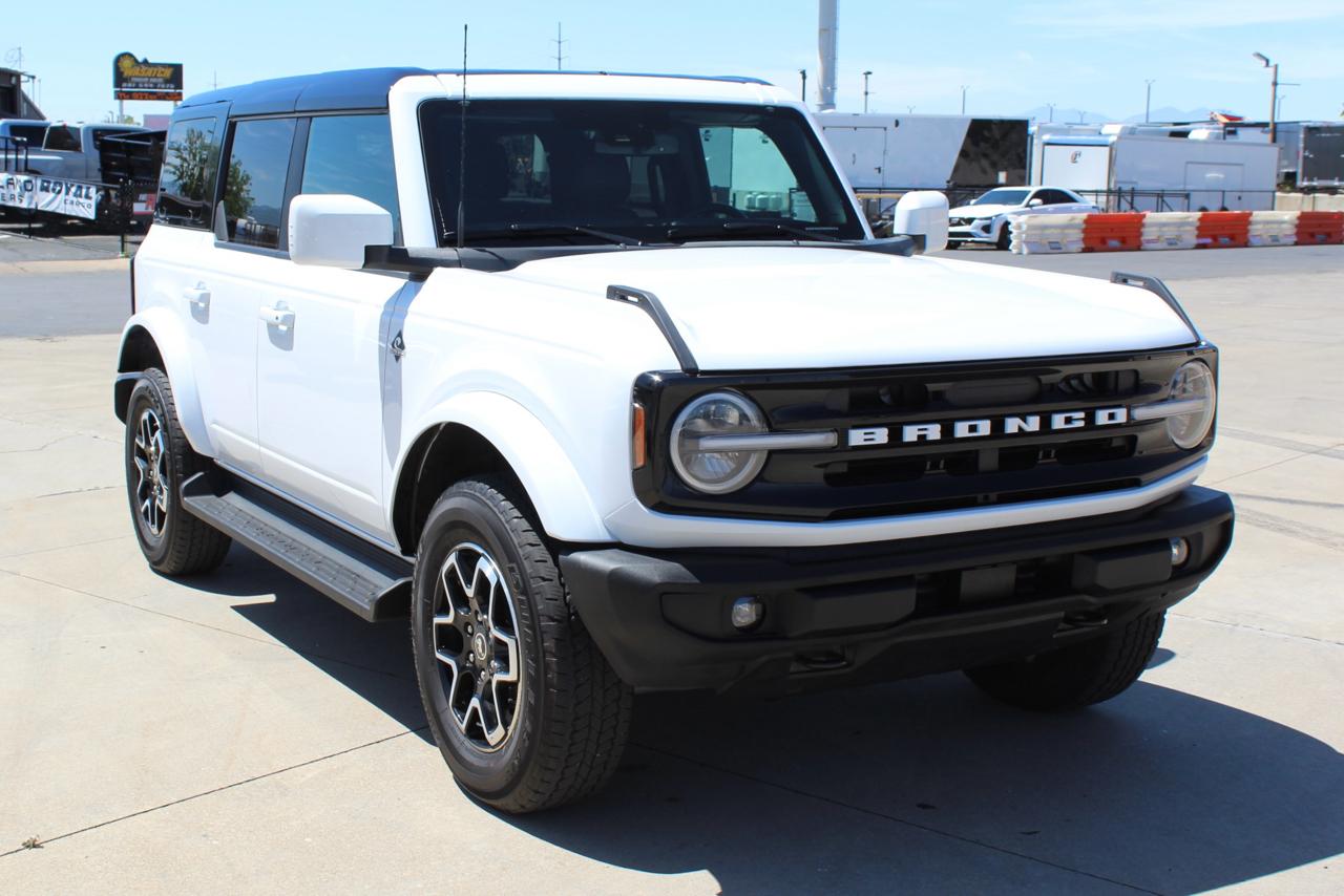 Ford Bronco Outer Banks 4-Door 2025