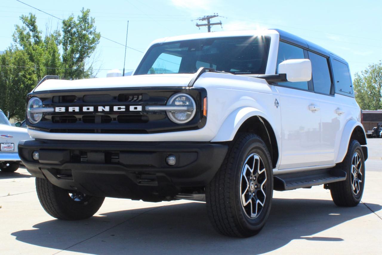 Ford Bronco Outer Banks 4-Door 2025