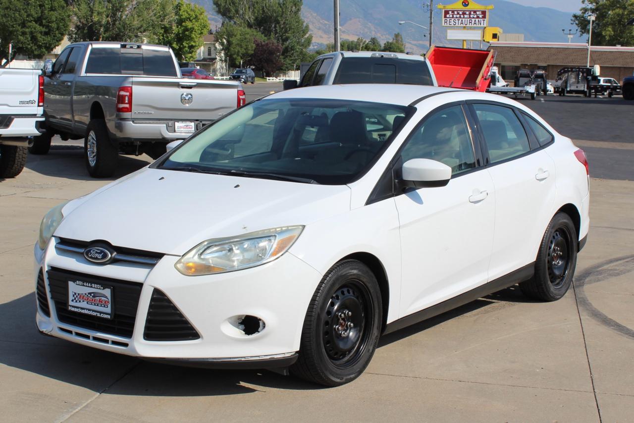 Ford Focus SE Sedan 2012