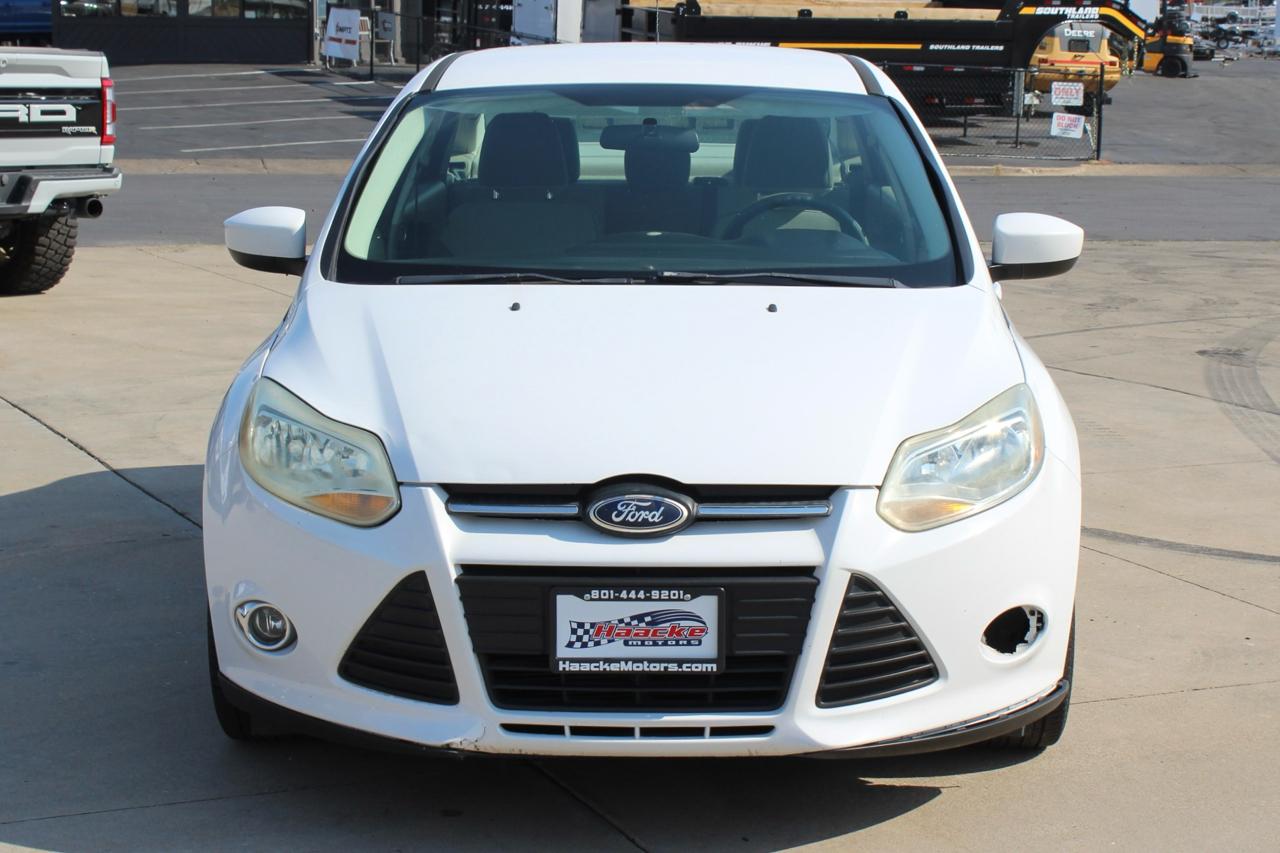 Ford Focus SE Sedan 2012