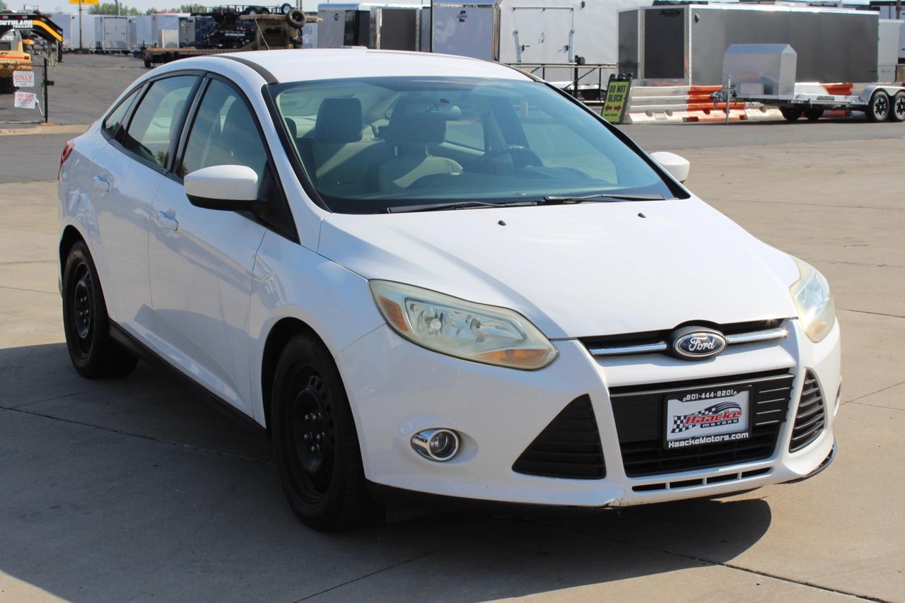Ford Focus SE Sedan 2012