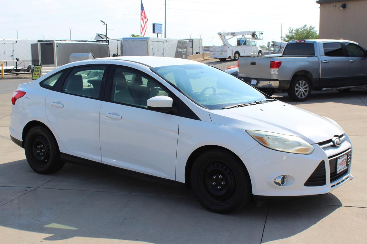 Ford Focus SE Sedan 2012
