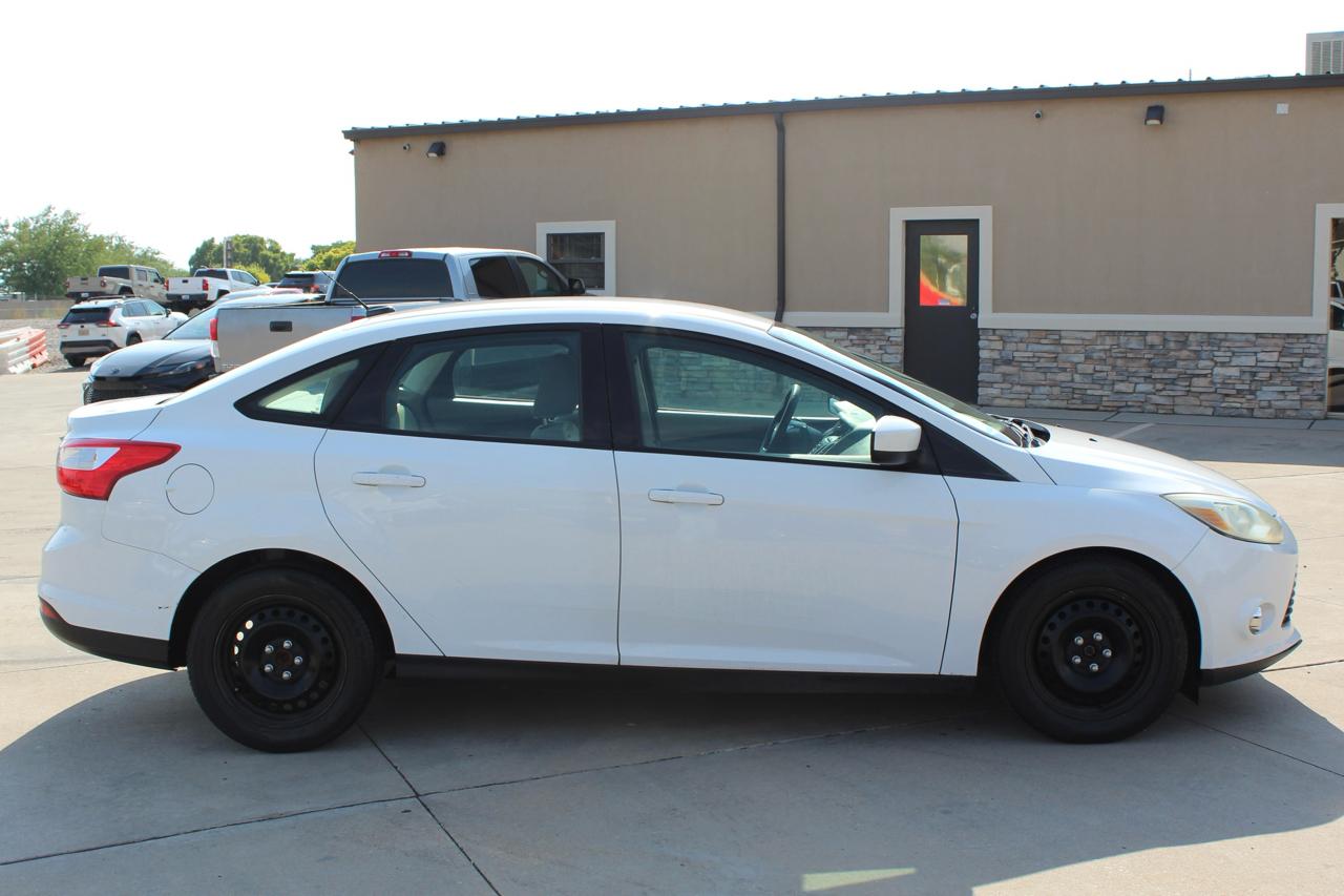 Ford Focus SE Sedan 2012