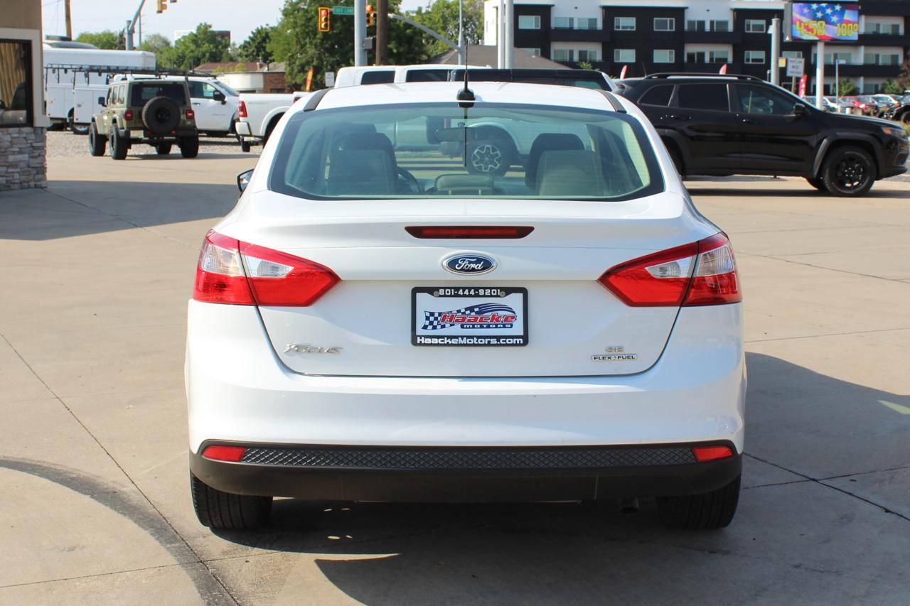Ford Focus SE Sedan 2012
