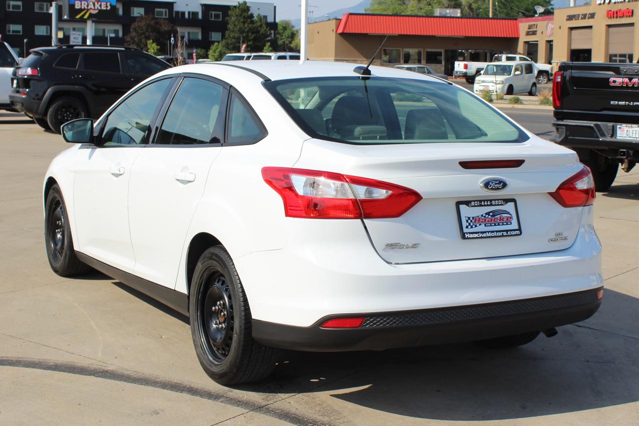 Ford Focus SE Sedan 2012