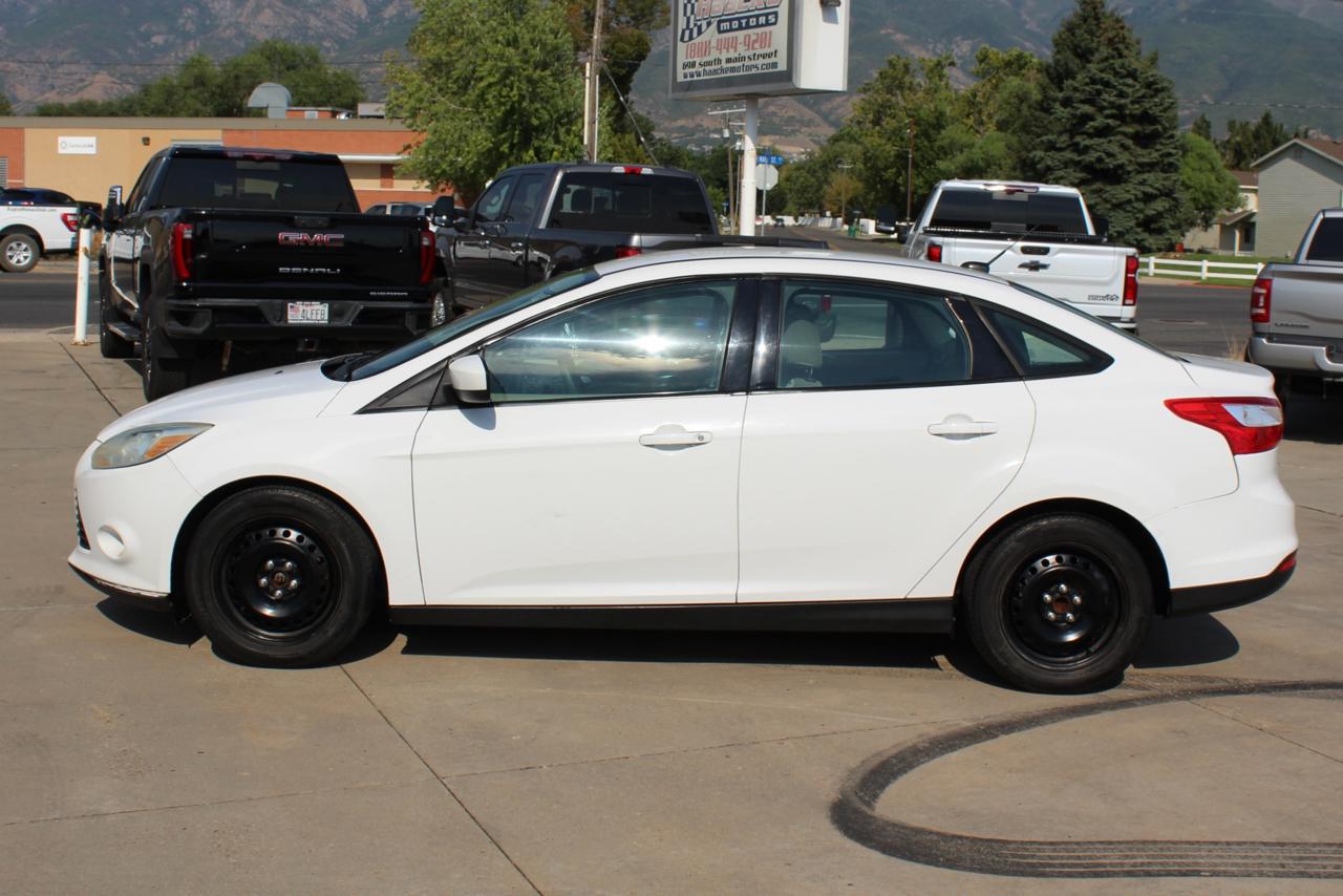 Ford Focus SE Sedan 2012