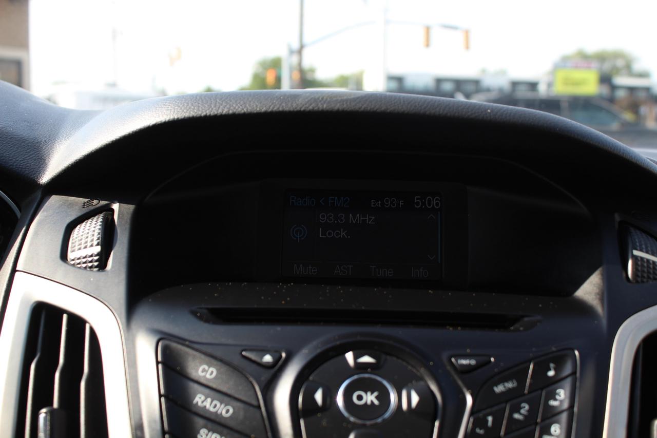 Ford Focus SE Sedan 2012