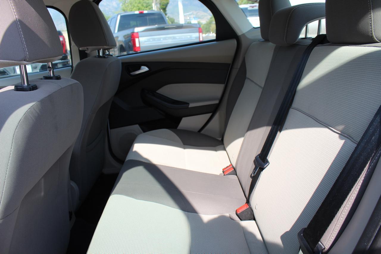 Ford Focus SE Sedan 2012