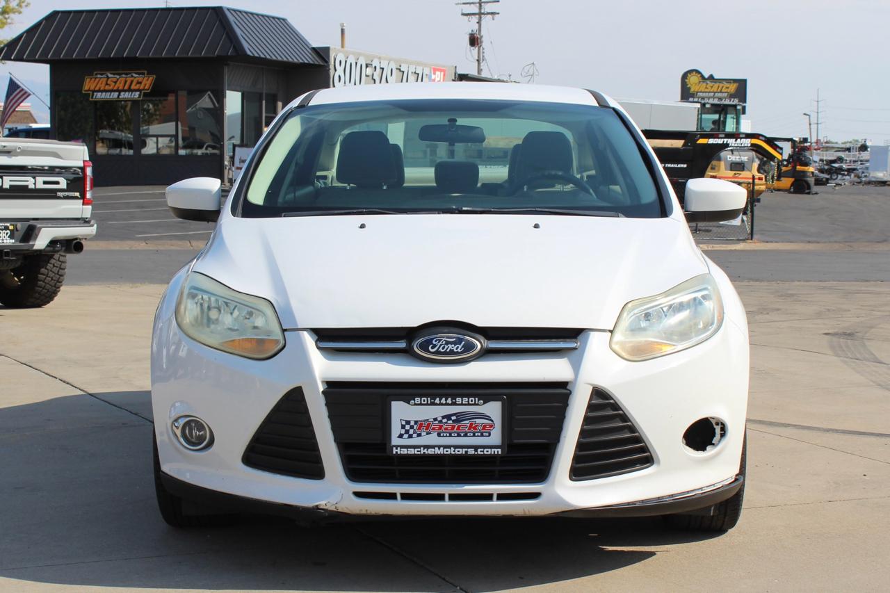 Ford Focus SE Sedan 2012
