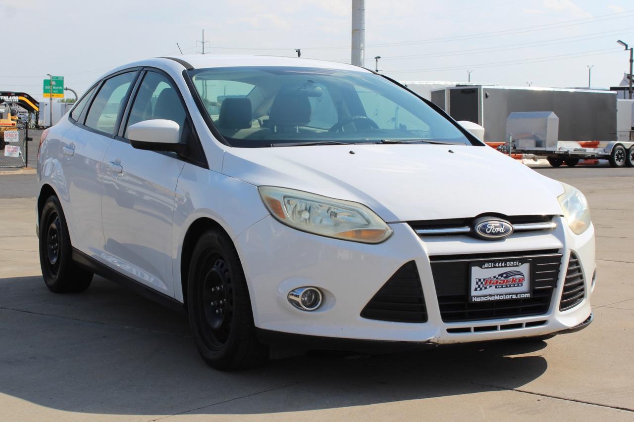 Ford Focus SE Sedan 2012
