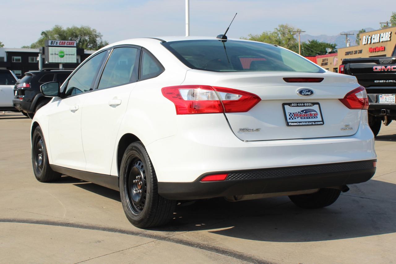 Ford Focus SE Sedan 2012