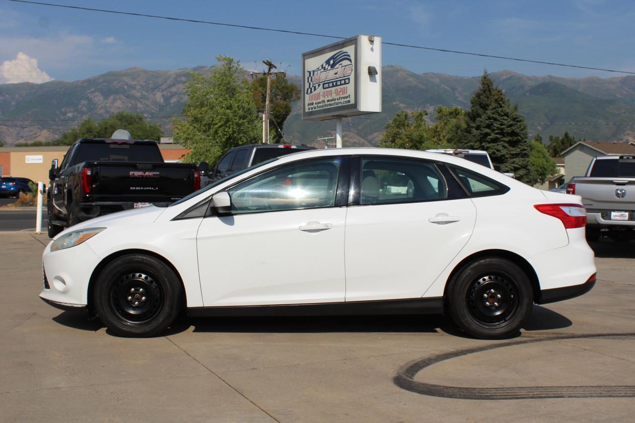 Ford Focus SE Sedan 2012