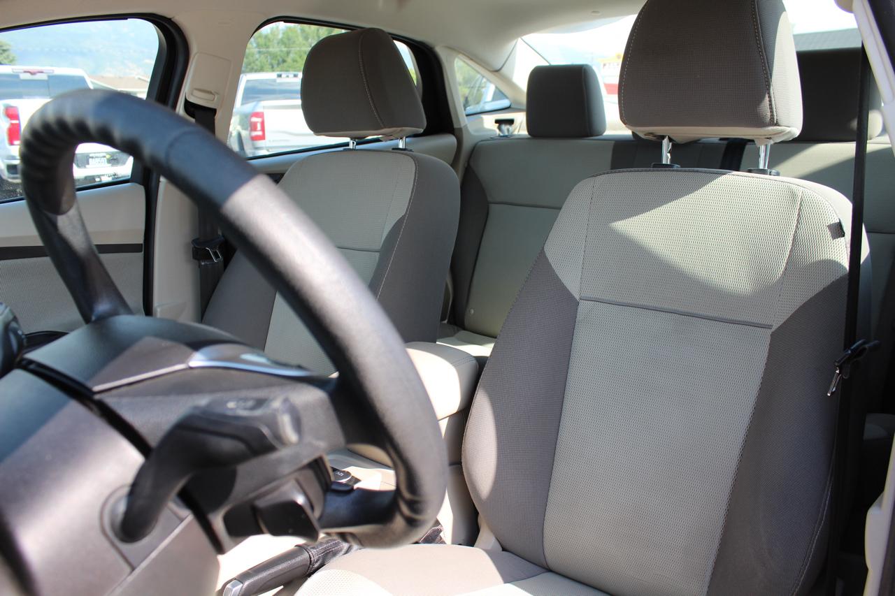 Ford Focus SE Sedan 2012