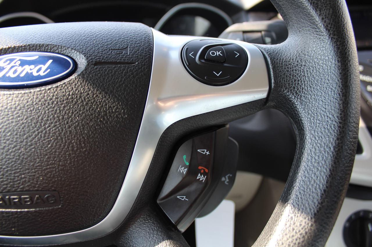 Ford Focus SE Sedan 2012
