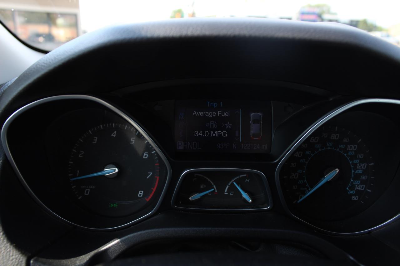 Ford Focus SE Sedan 2012