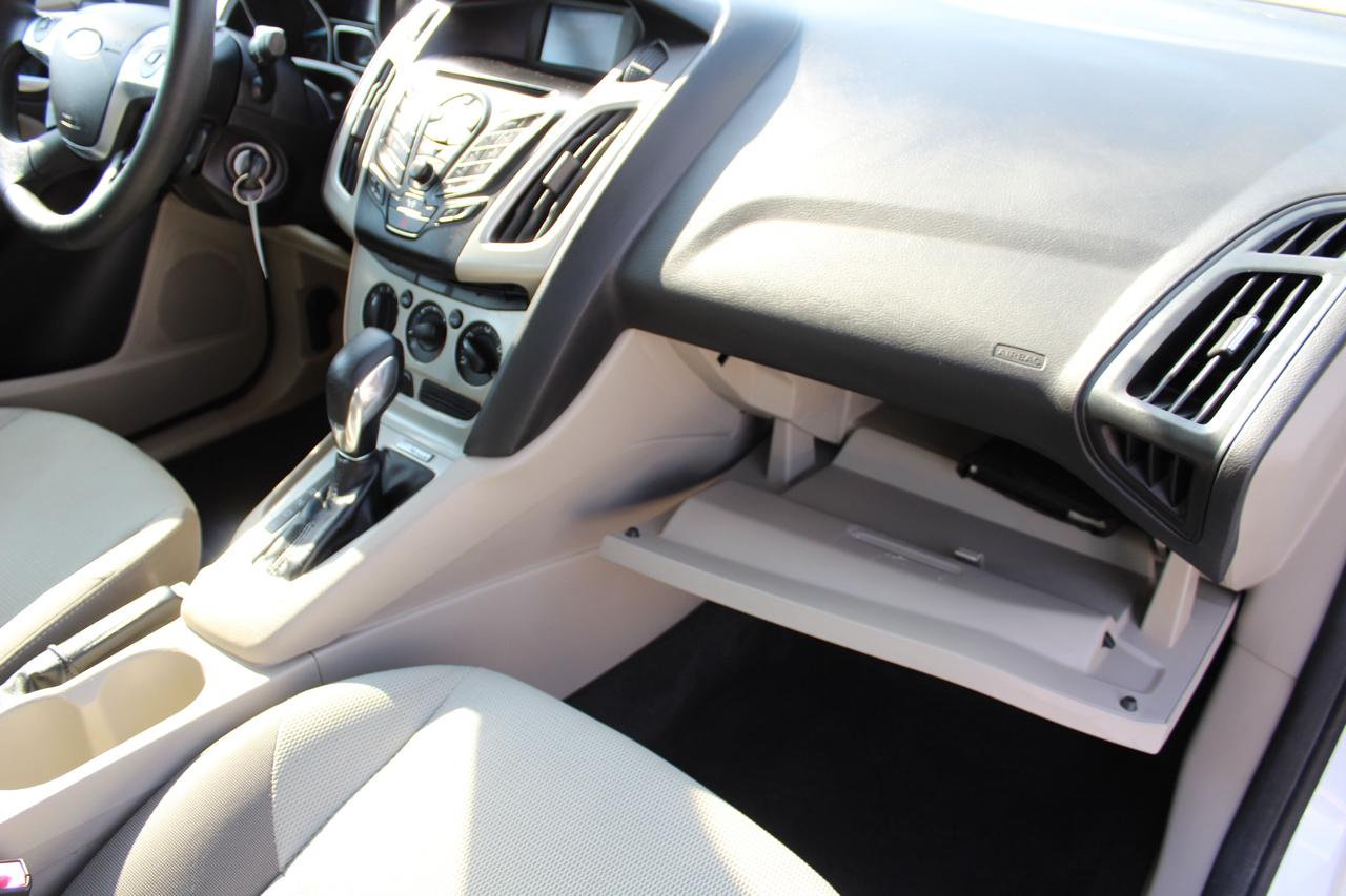 Ford Focus SE Sedan 2012