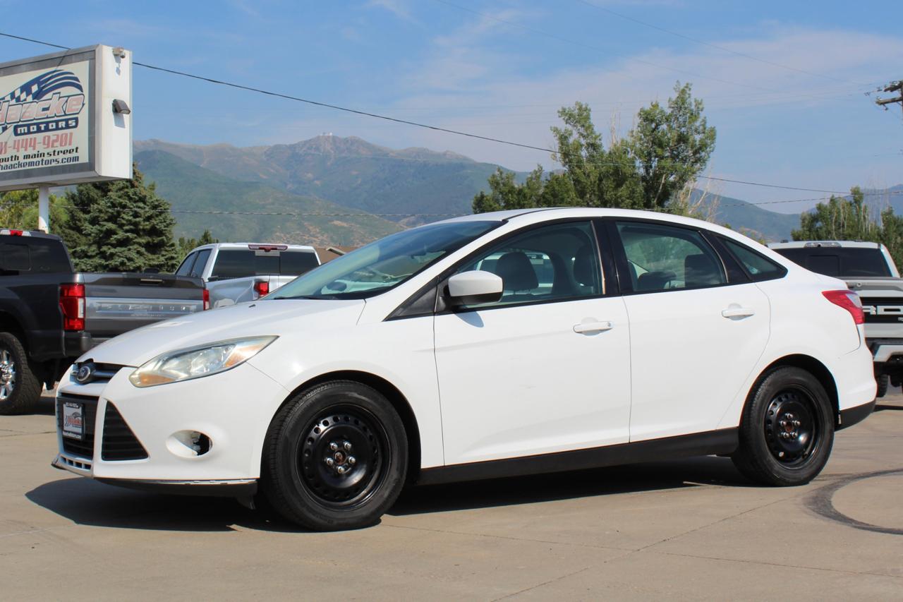 Ford Focus SE Sedan 2012