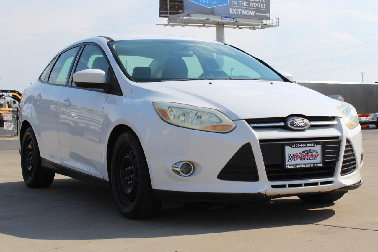 Ford Focus SE Sedan 2012