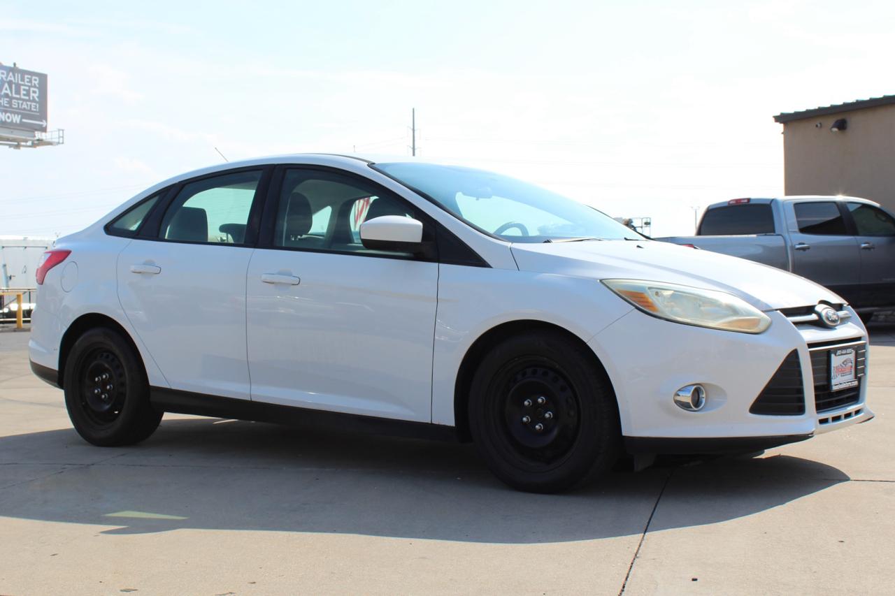 Ford Focus SE Sedan 2012