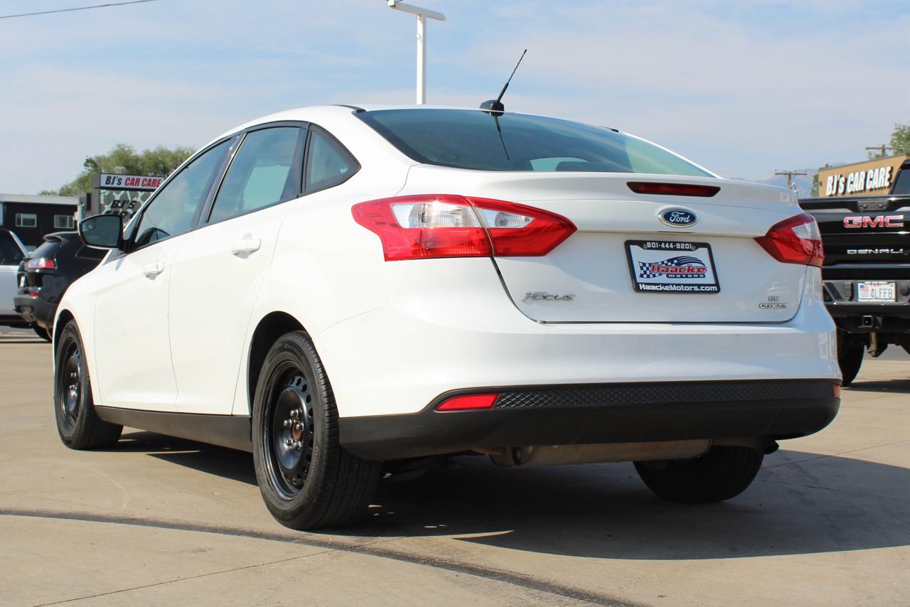 Ford Focus SE Sedan 2012