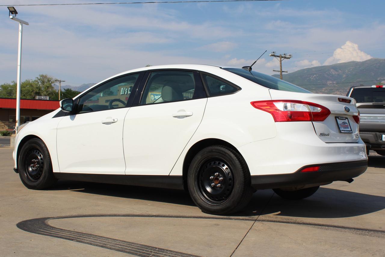 Ford Focus SE Sedan 2012
