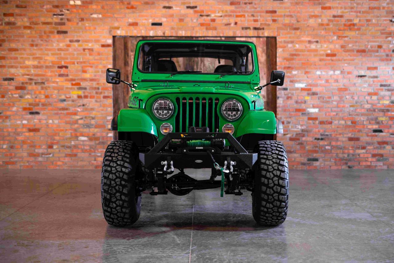 Jeep Scrambler CJ8 1984