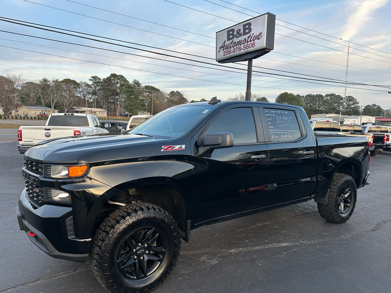 2021 Chevrolet Silverado 1500 Custom Trail Boss Crew Cab Short Box 4WD
