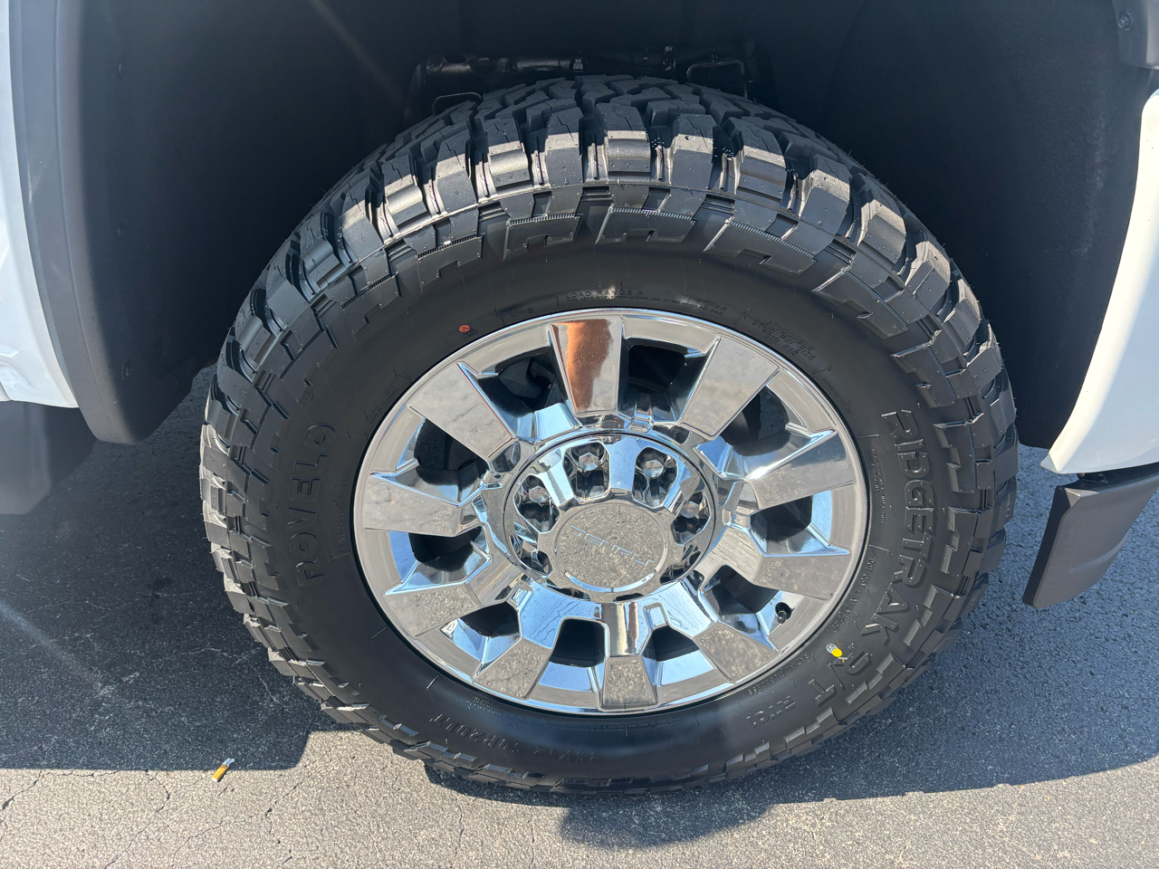 GMC Sierra 2500HD Denali Crew Cab 4WD 2017 GMC Sierra 2500HD Denali Crew Cab 4WD 2017