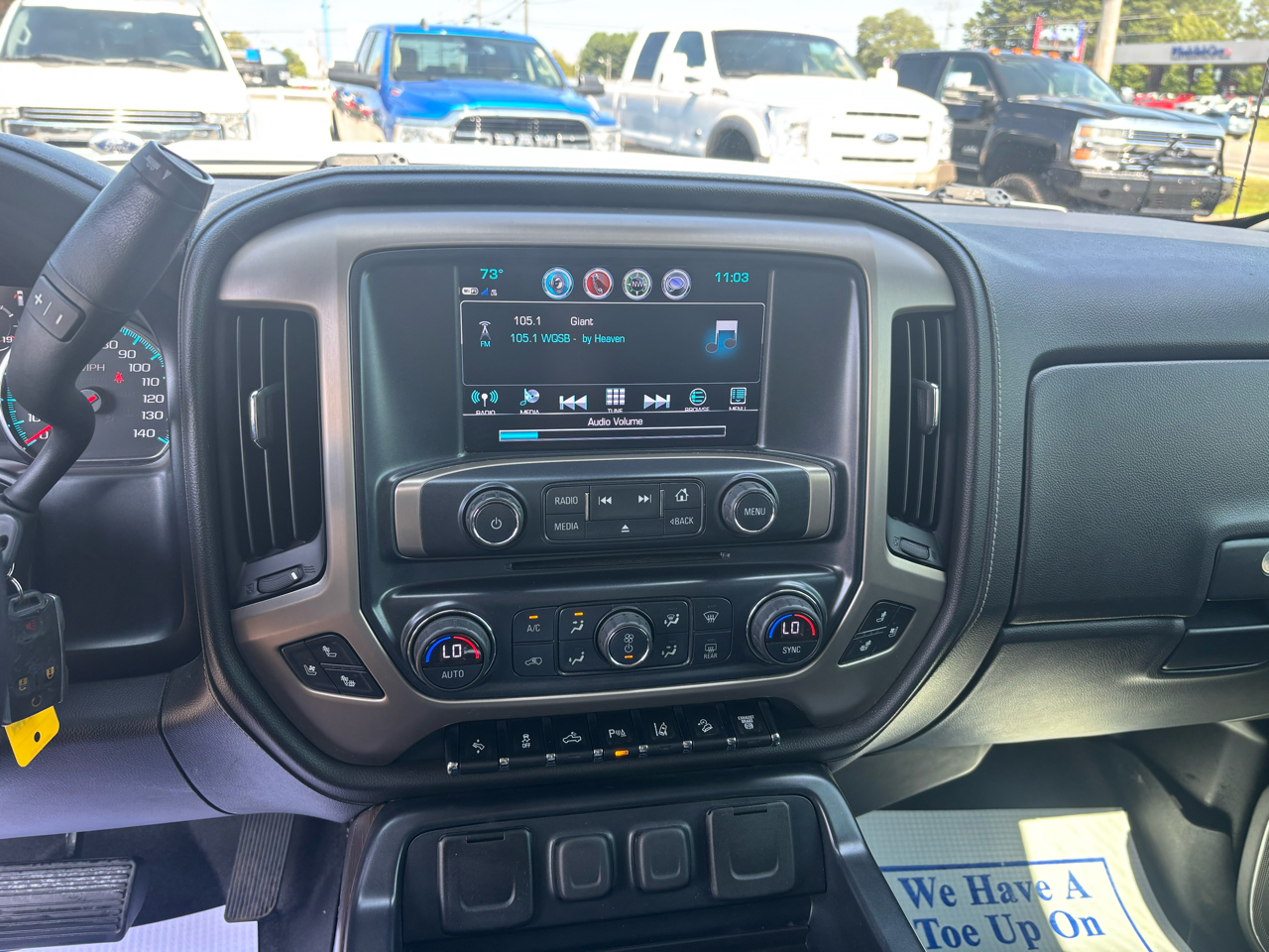 GMC Sierra 2500HD Denali Crew Cab 4WD 2017 GMC Sierra 2500HD Denali Crew Cab 4WD 2017