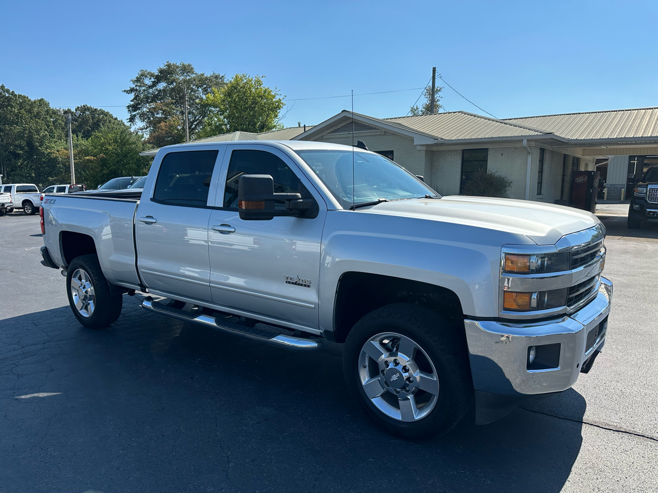 Chevrolet Silverado 2500HD LT Crew Cab Short Box 4WD 2019 Chevrolet Silverado 2500HD LT Crew Cab Short Box 4WD 2019