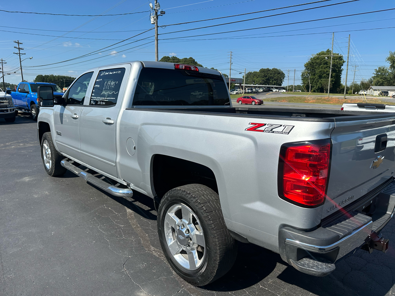 Chevrolet Silverado 2500HD LT Crew Cab Short Box 4WD 2019 Chevrolet Silverado 2500HD LT Crew Cab Short Box 4WD 2019
