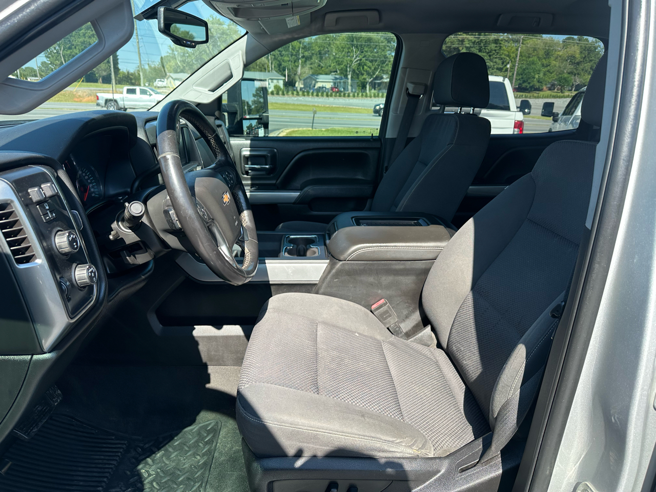 Chevrolet Silverado 2500HD LT Crew Cab Short Box 4WD 2019 Chevrolet Silverado 2500HD LT Crew Cab Short Box 4WD 2019