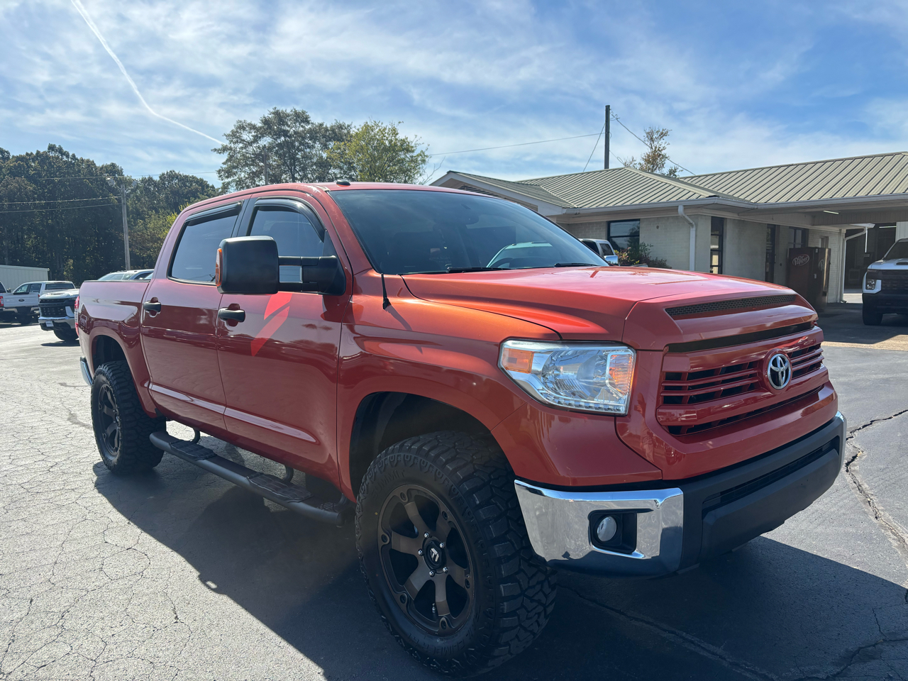 Toyota Tundra SR5 5.7L V8 FFV CrewMax 4WD 2016 Toyota Tundra SR5 5.7L V8 FFV CrewMax 4WD 2016