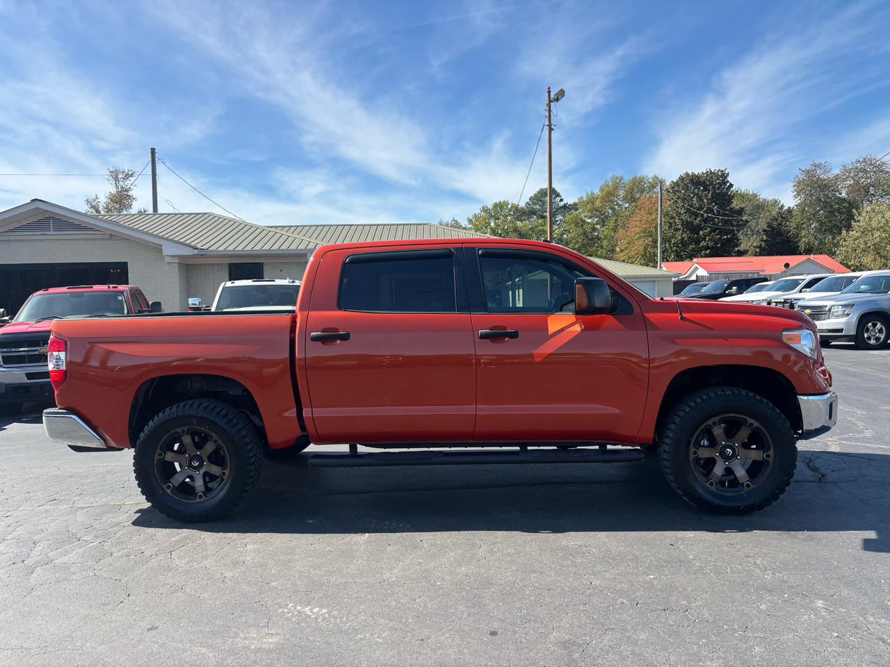 Toyota Tundra SR5 5.7L V8 FFV CrewMax 4WD 2016 Toyota Tundra SR5 5.7L V8 FFV CrewMax 4WD 2016