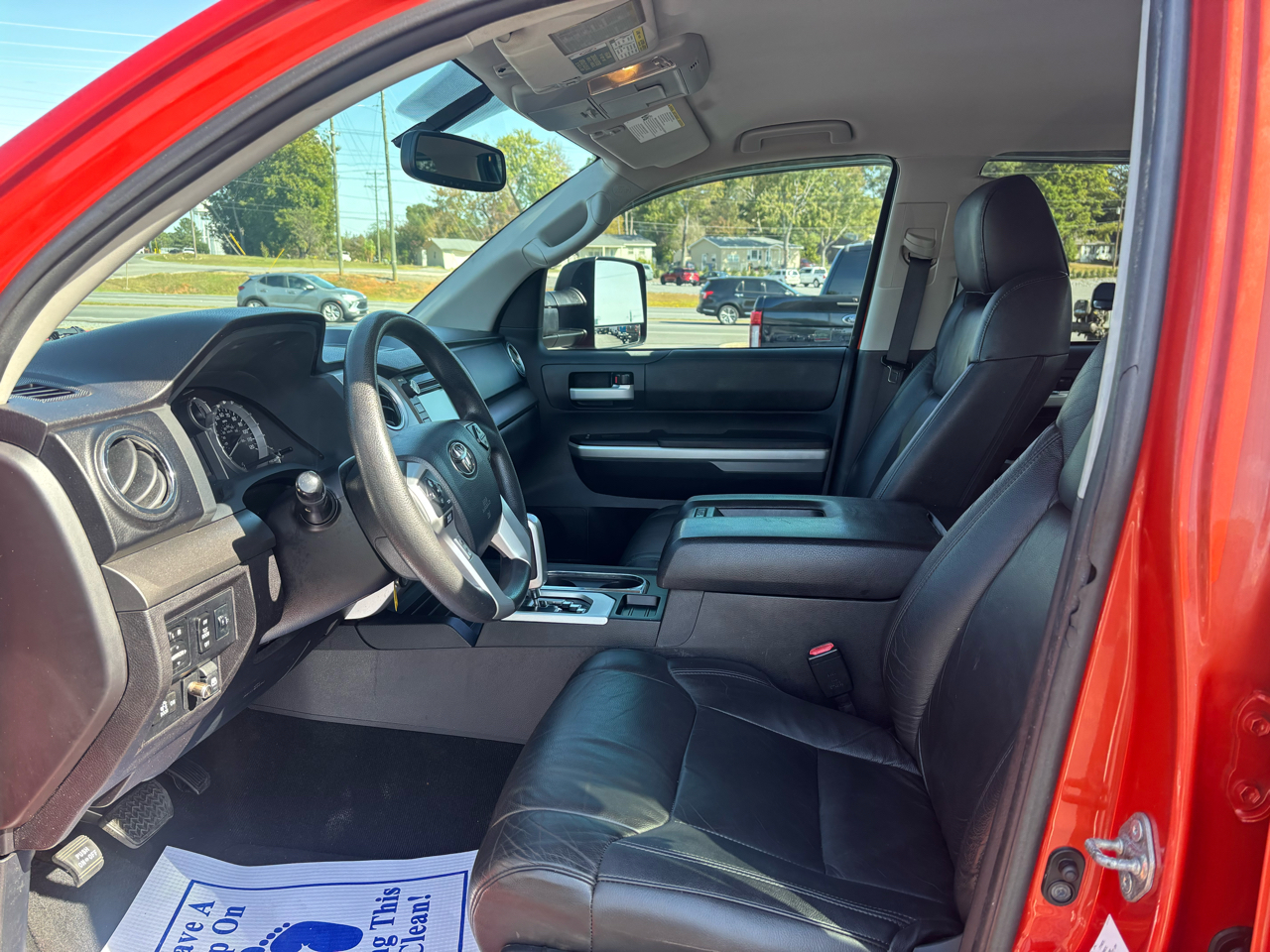 Toyota Tundra SR5 5.7L V8 FFV CrewMax 4WD 2016 Toyota Tundra SR5 5.7L V8 FFV CrewMax 4WD 2016