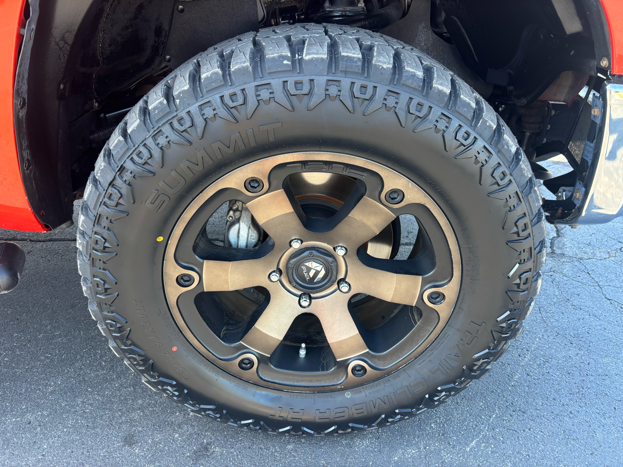 Toyota Tundra SR5 5.7L V8 FFV CrewMax 4WD 2016 Toyota Tundra SR5 5.7L V8 FFV CrewMax 4WD 2016