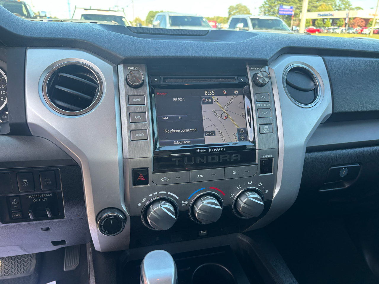 Toyota Tundra SR5 5.7L V8 FFV CrewMax 4WD 2016 Toyota Tundra SR5 5.7L V8 FFV CrewMax 4WD 2016