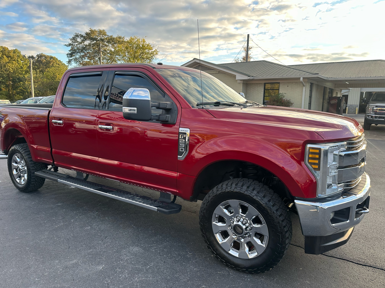 Ford Super Duty F-250 SRW Lariat 4WD Crew Cab 8' Box 2018 Ford Super Duty F-250 SRW Lariat 4WD Crew Cab 8' Box 2018