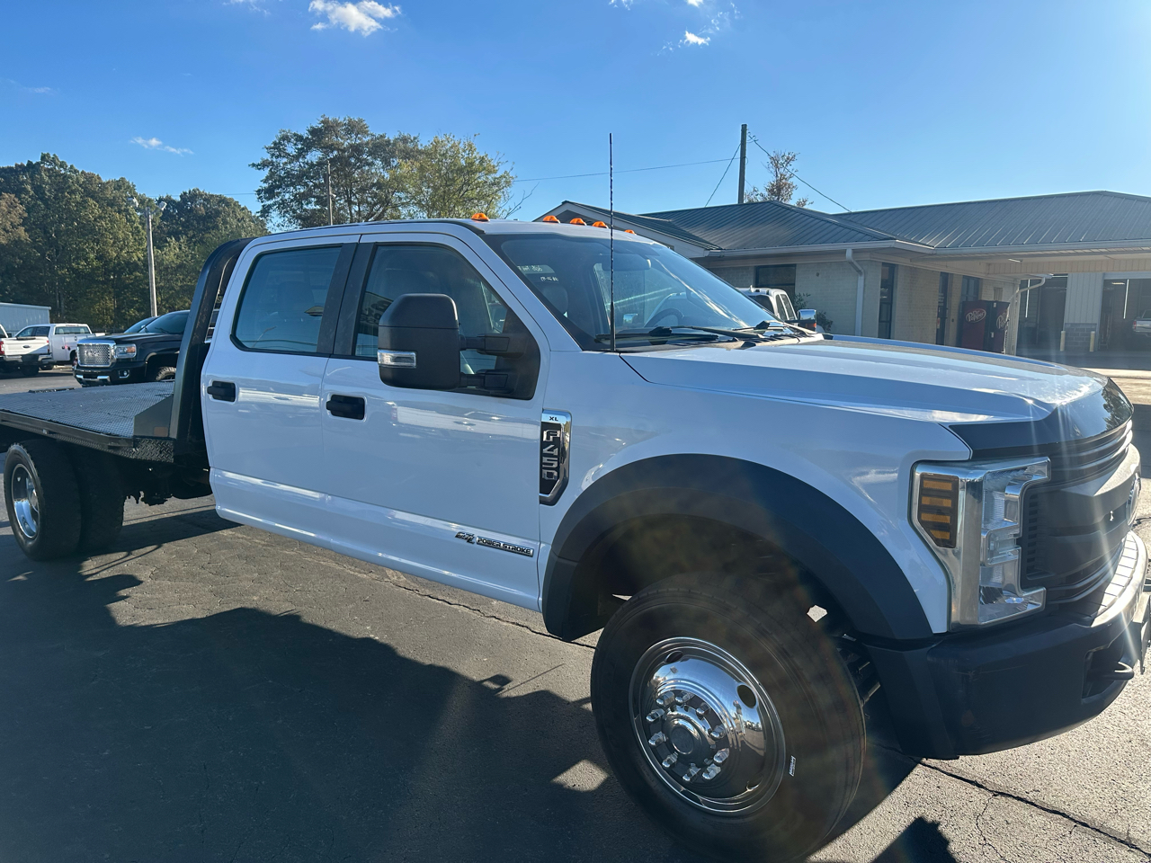 Ford Super Duty F-450 DRW XL 4WD Crew Cab 203" WB 84" CA 2018 Ford Super Duty F-450 DRW XL 4WD Crew Cab 203" WB 84" CA 2018