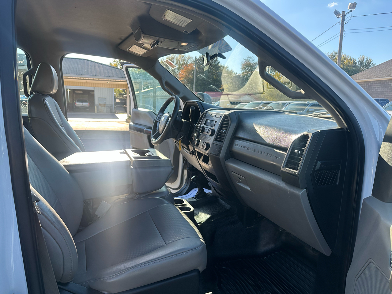 Ford Super Duty F-450 DRW XL 4WD Crew Cab 203" WB 84" CA 2018 Ford Super Duty F-450 DRW XL 4WD Crew Cab 203" WB 84" CA 2018